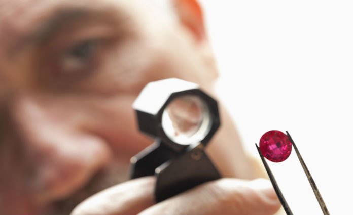 How to Spot the Difference: Rubies and Garnets