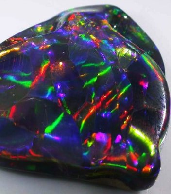 Black Gemstones Diamonds and Opals The Popular New Jewelry Trend
