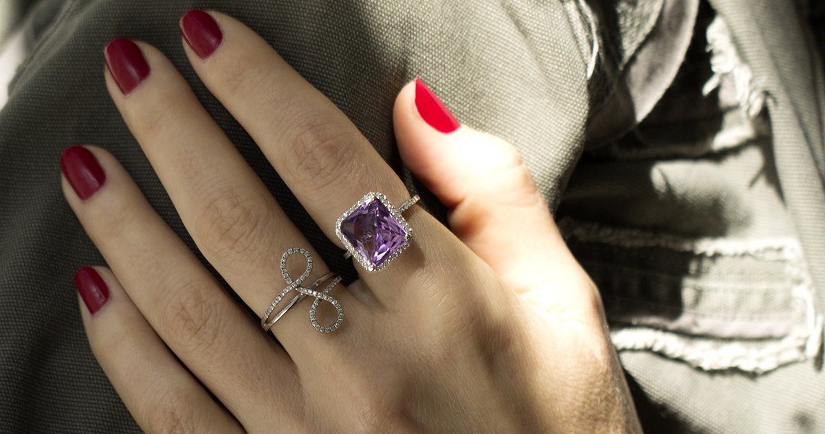 Hand with two rings