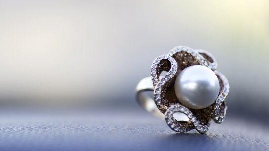 How to Care, Clean and Store Pearl Jewelry