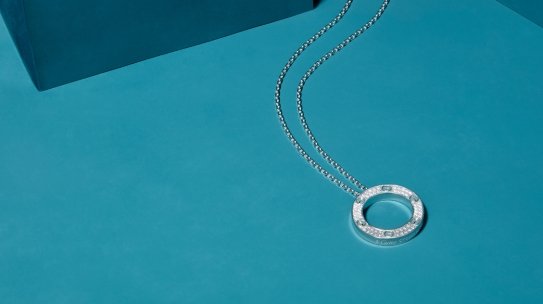 How to Untangle a Necklace