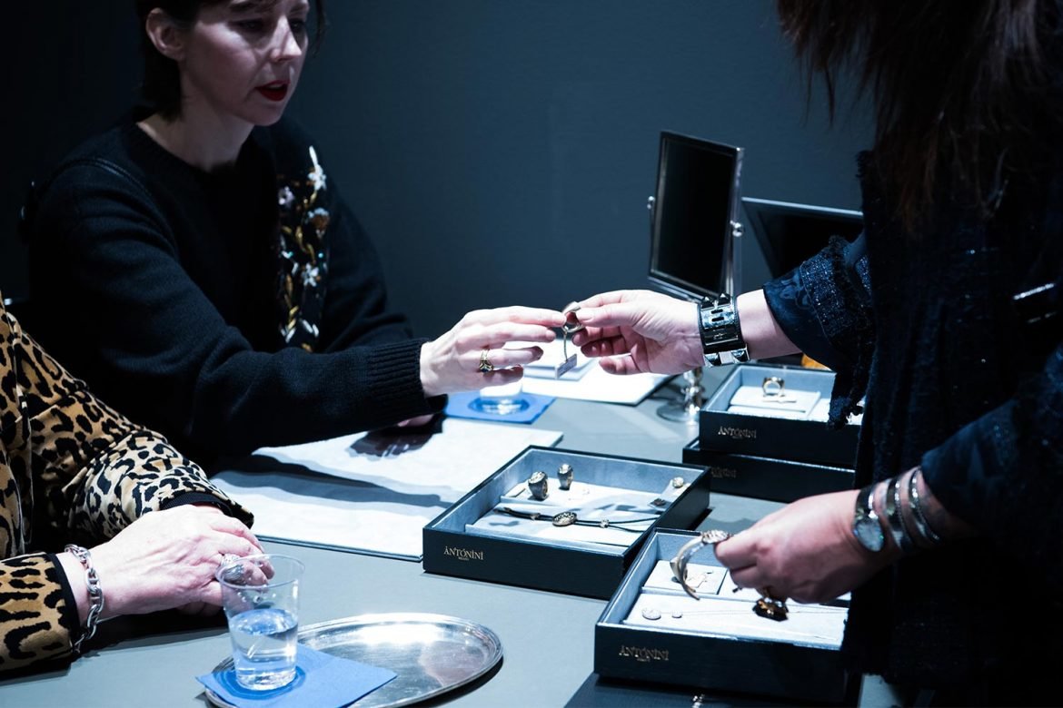 Why Shopping for Pre-Owned Jewelry is a Smarter Investment
