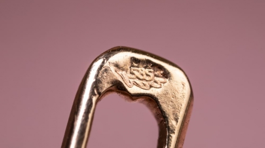 What Does 585 Mean on Jewelry? A Deep Dive Into Gold Purity