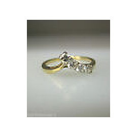 14K Yellow Gold Ladies Diamond Ring Size 6.75