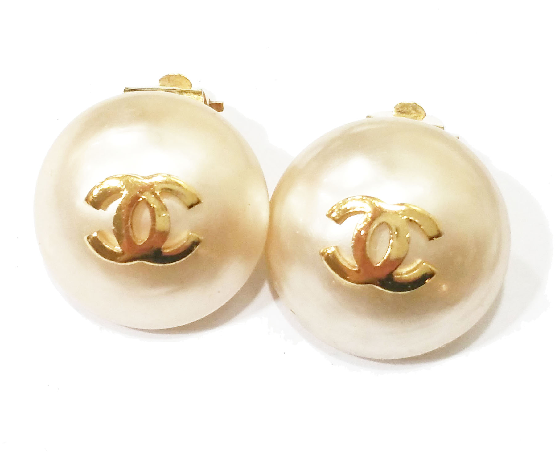 Chanel CC Gold Gumball Simulated Glass Pearl Clip On Earrings