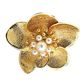 Vintage One 5mm Six 3mm AA Cultured Pearl 18k Gold Pin Flower