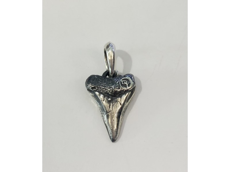 David yurman shark tooth pendant top