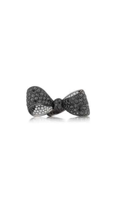 Bow Black & White Diamond Ring 