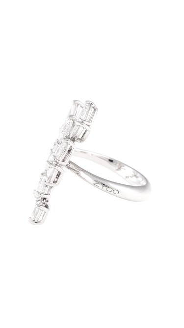 Unique Collection 18K White Gold Diamonds Ring