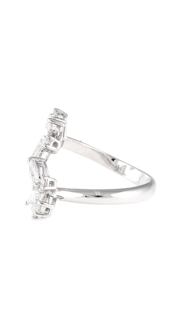 Unique Collection 18K White Gold Diamonds Ring