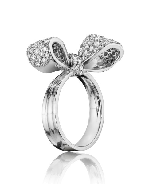 18K Gold Small Bow Diamond Ring
